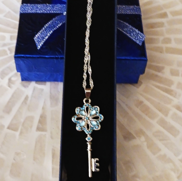 Key To My Heart Sterling Silver Pendant Necklace - Picture 5 of 13